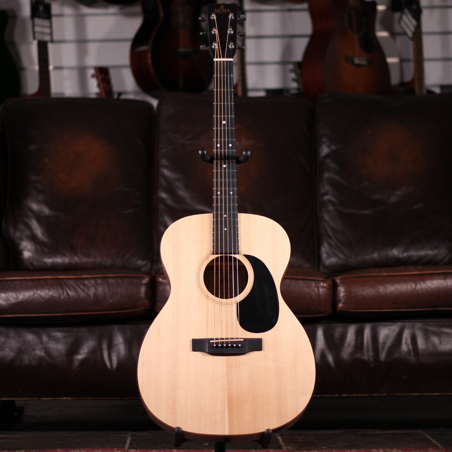 Sigma 000ME Electro Acoustic Guitar Natural