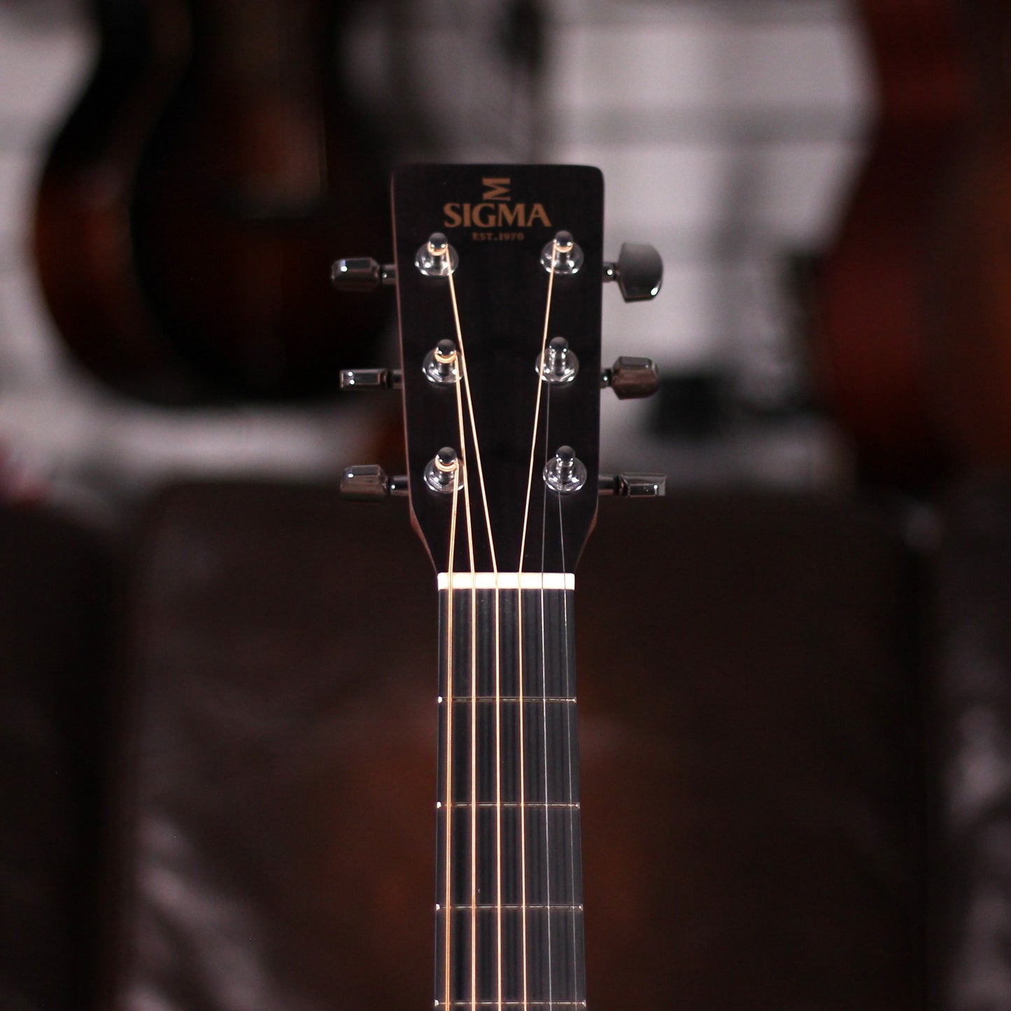 Sigma 000ME Electro Acoustic Guitar Natural