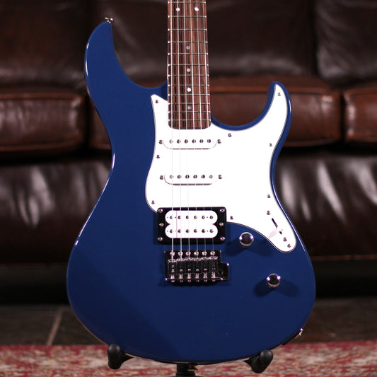 Yamaha Pacifica 112V - United Blue