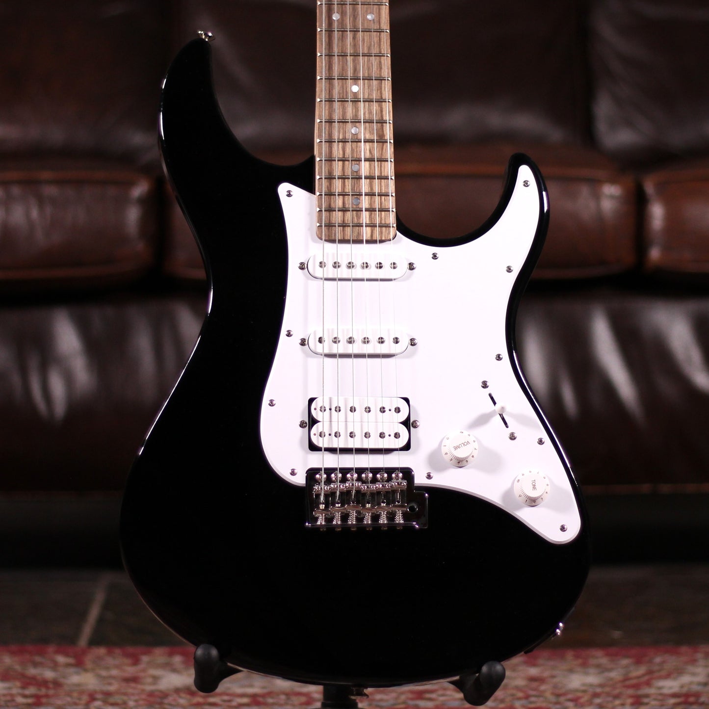 Yamaha Pacifica 012 - Black
