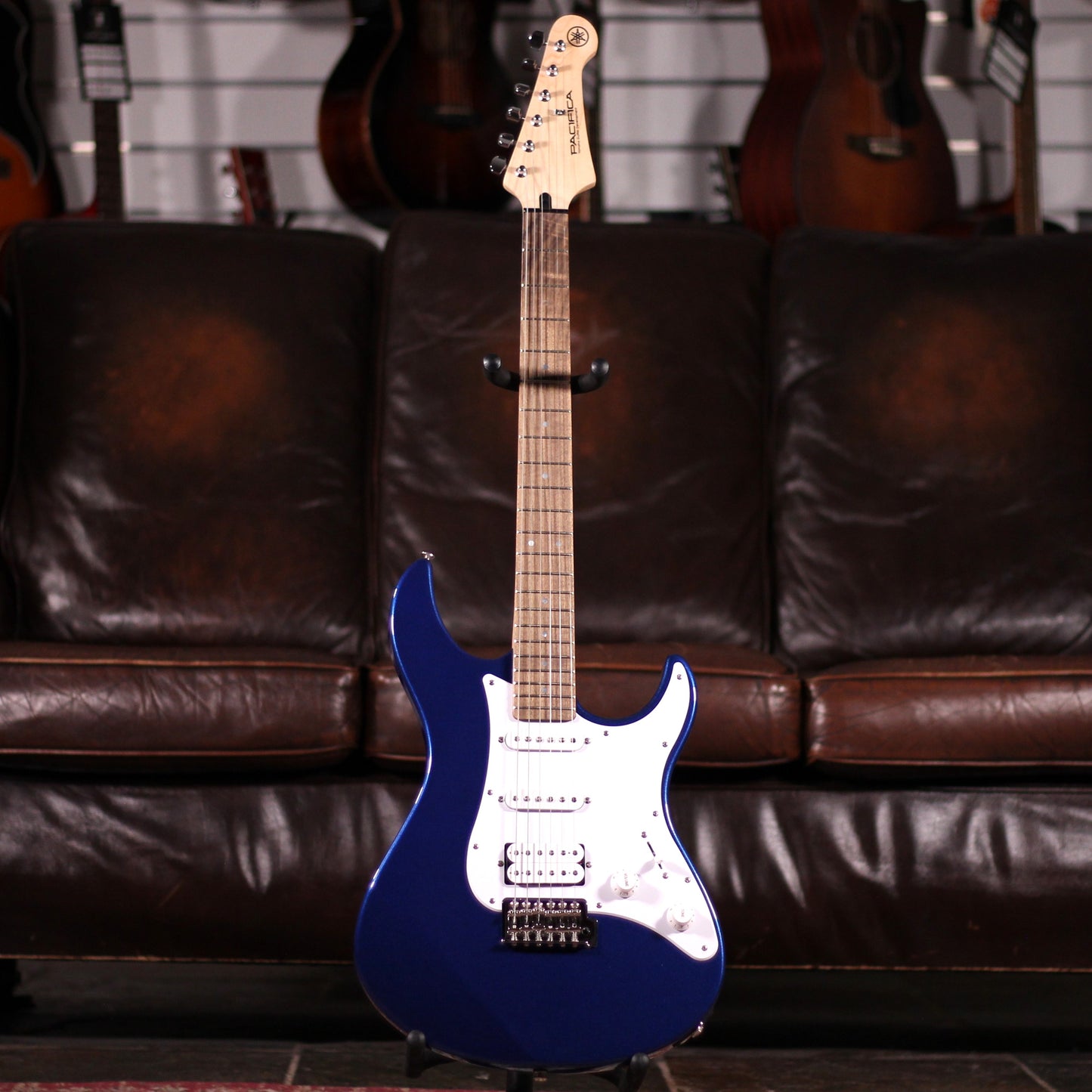 Yamaha Pacifica 012 - Dark Blue Metallic