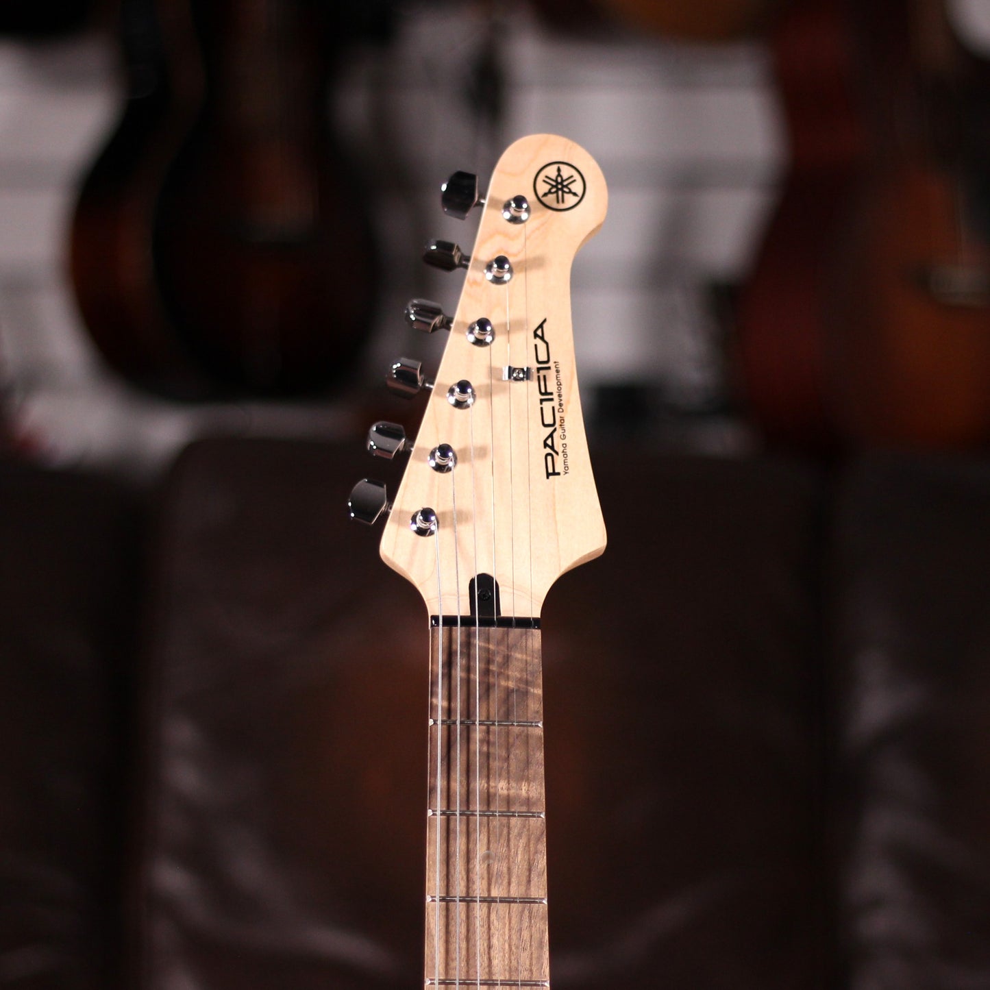 Yamaha Pacifica 012 - Dark Blue Metallic