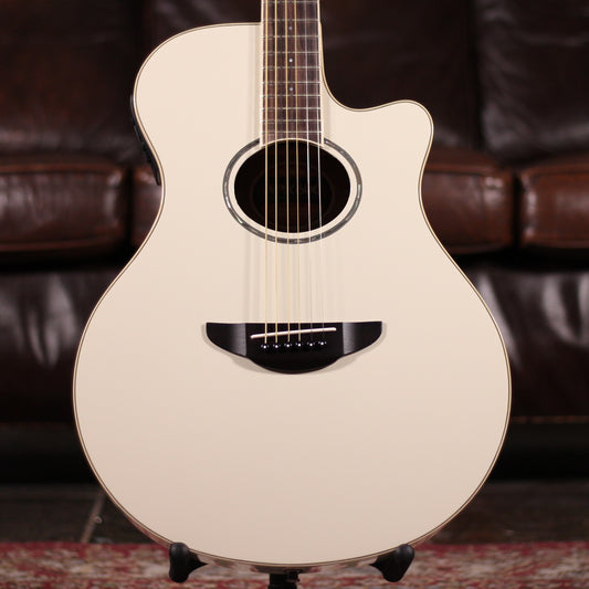 Yamaha APX 600 - Vintage White