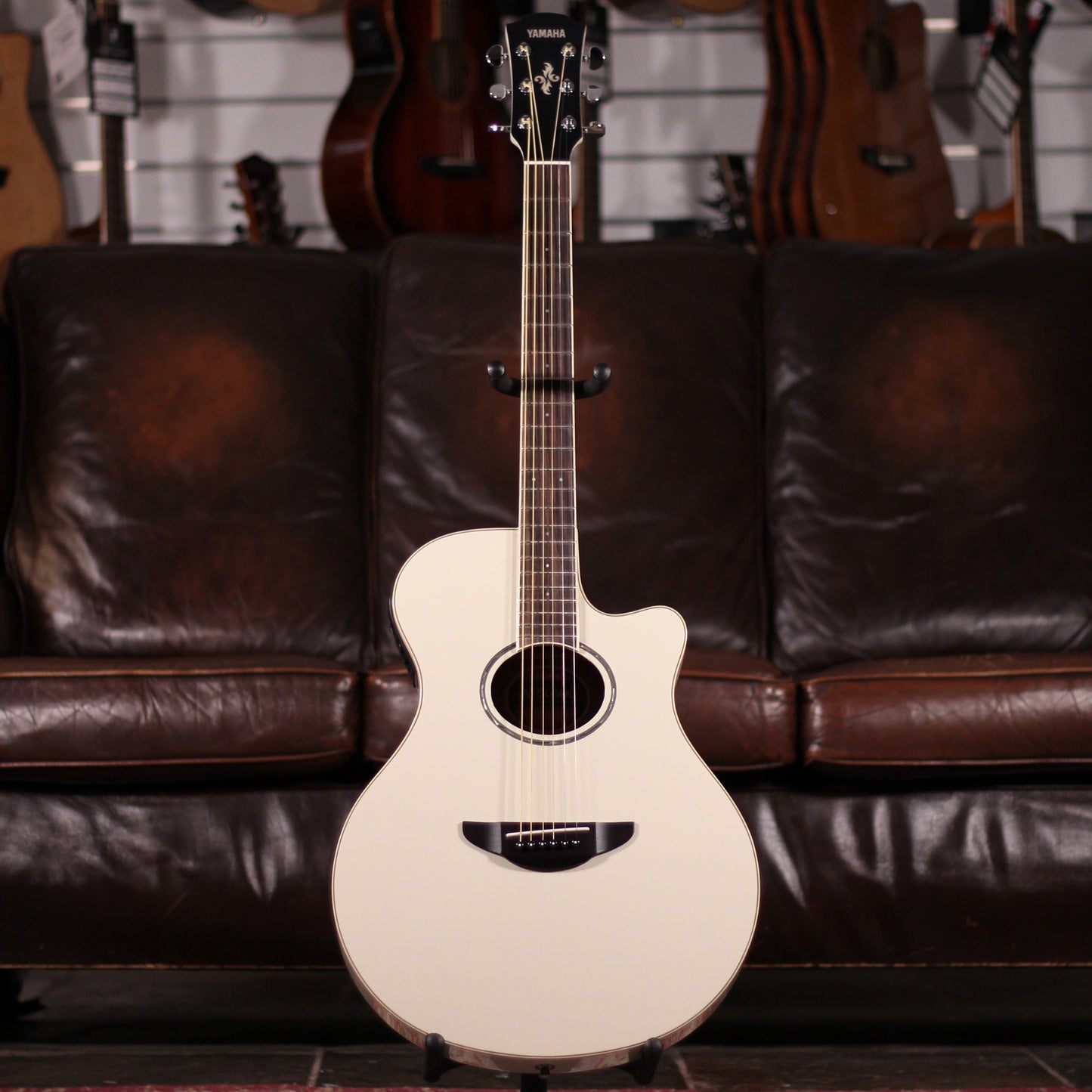 Yamaha APX 600 - Vintage White