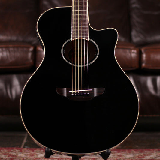 Yamaha APX 600 - Black