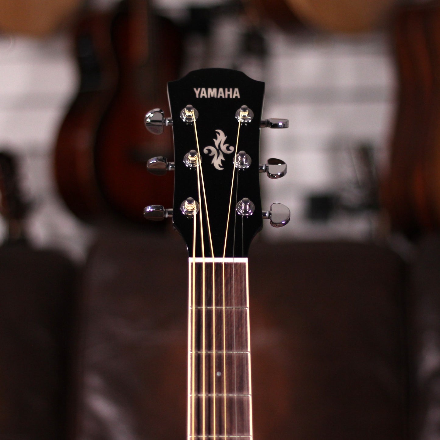 Yamaha APX 600 - Black