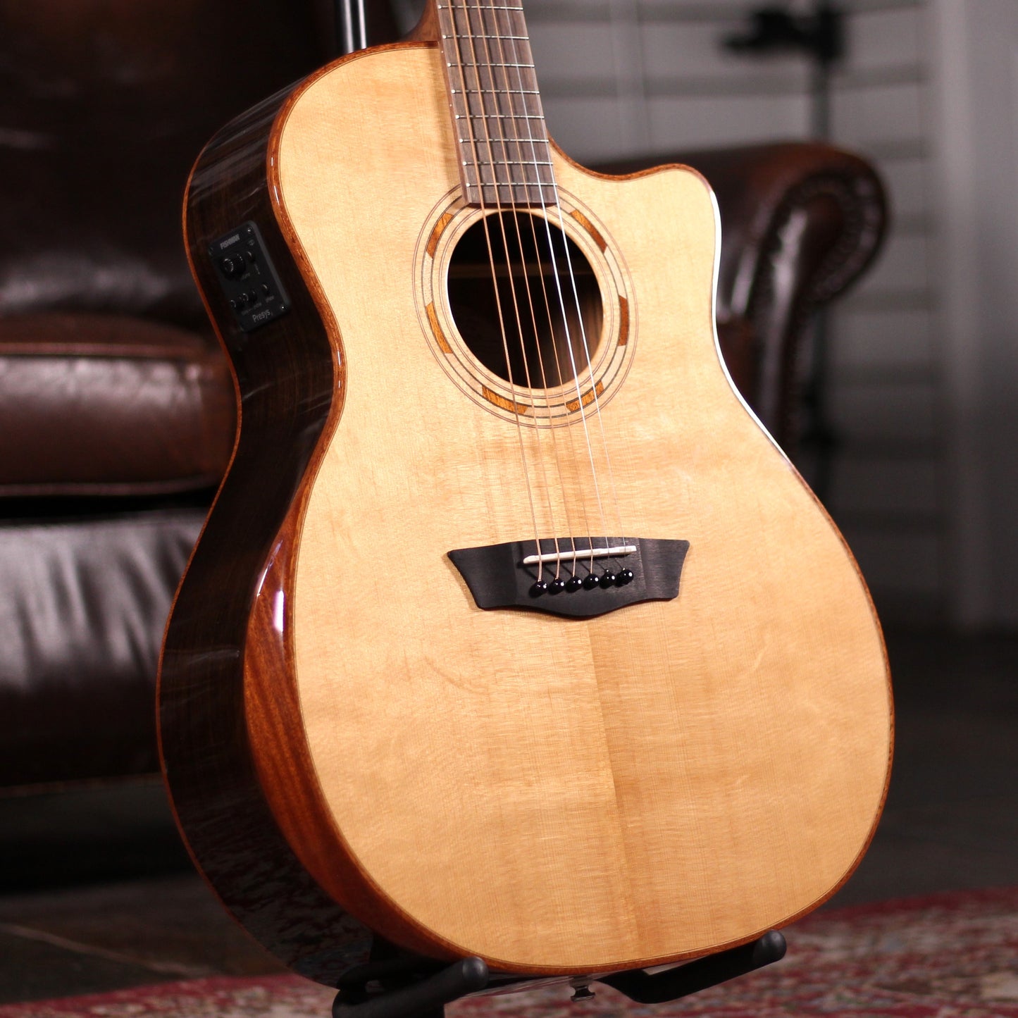 Washburn G20SCE Comfort Series Grand Auditorium