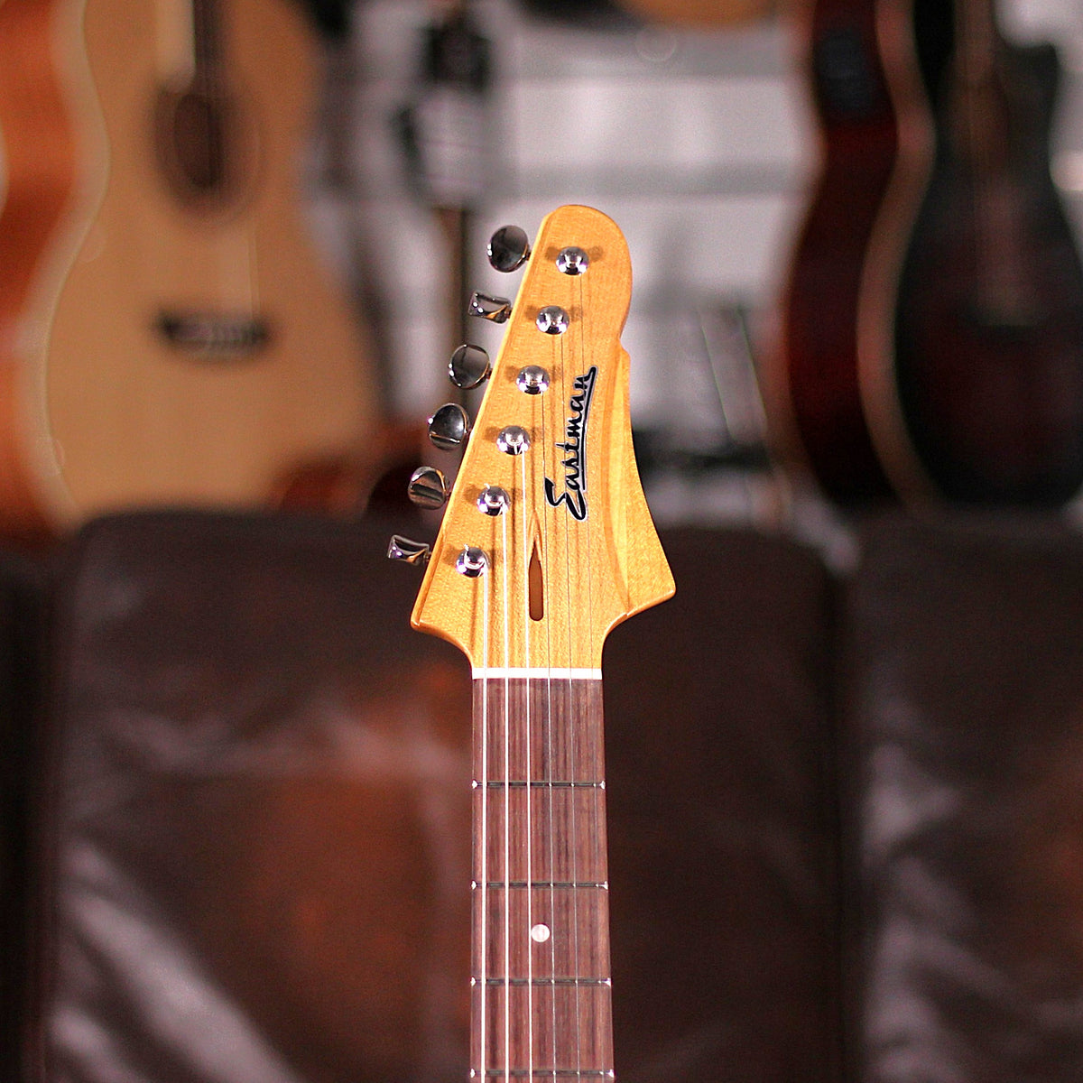 Eastman Fullertone DC62 - Desert Sand