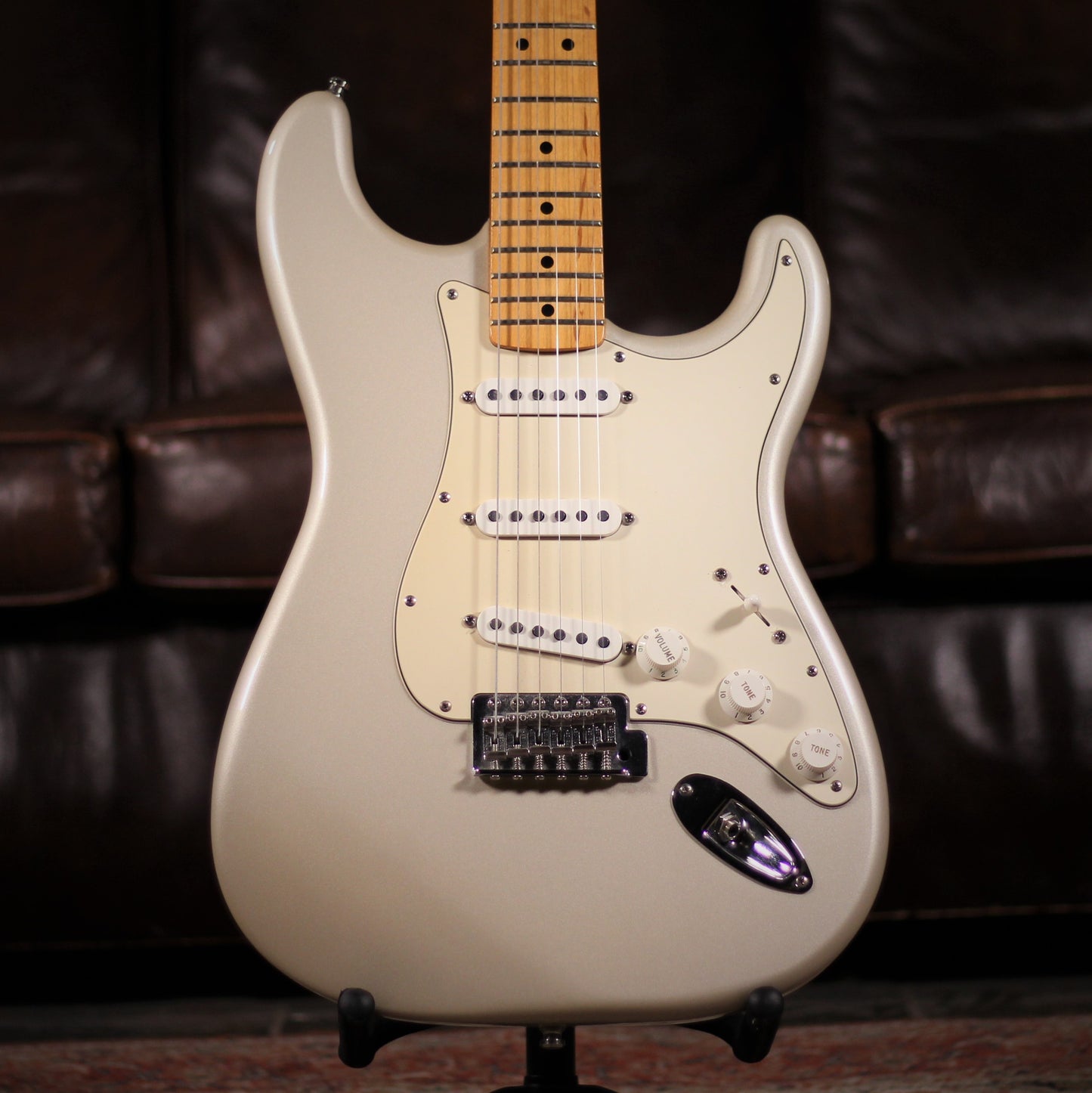 USED - Fender 60th Strat Blizzard Pearl