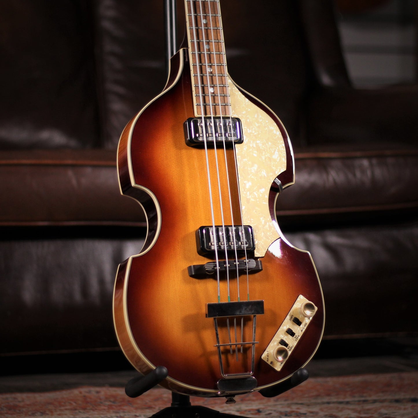 USED Hofner Violin Bass Contemporary angled