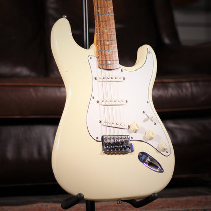 USED Squier Affinity Stratocaster angled