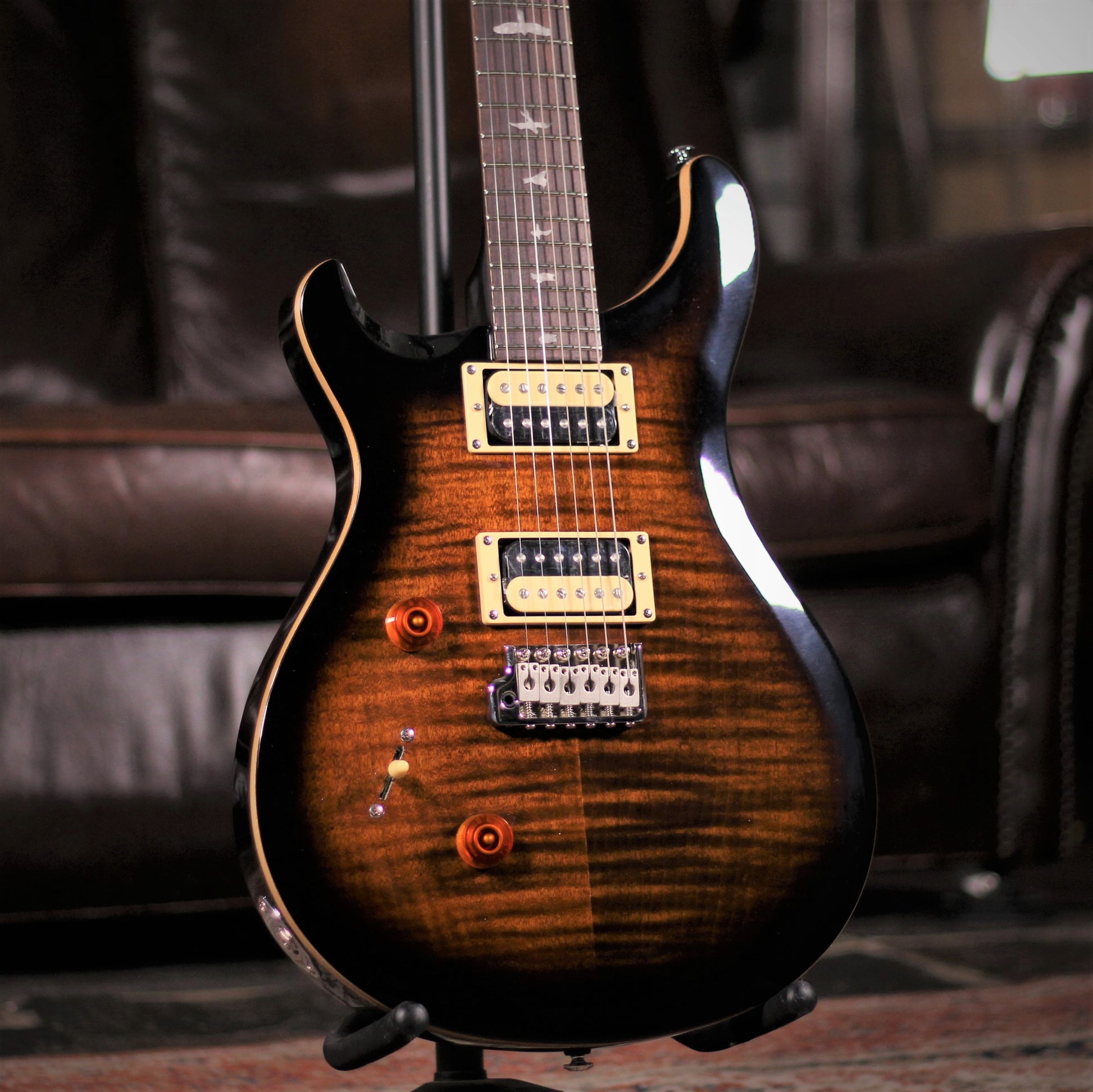 PRS SE Custom 24 Left Hand Black Gold Burst angled