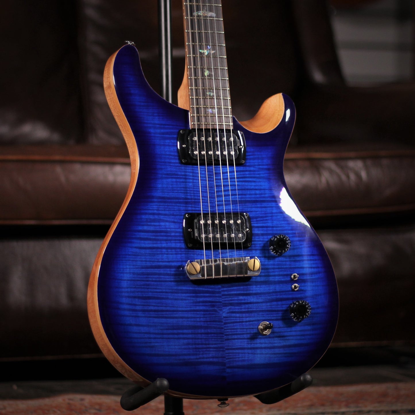 PRS SE Paul's Guitar Faded Blue Burst angled