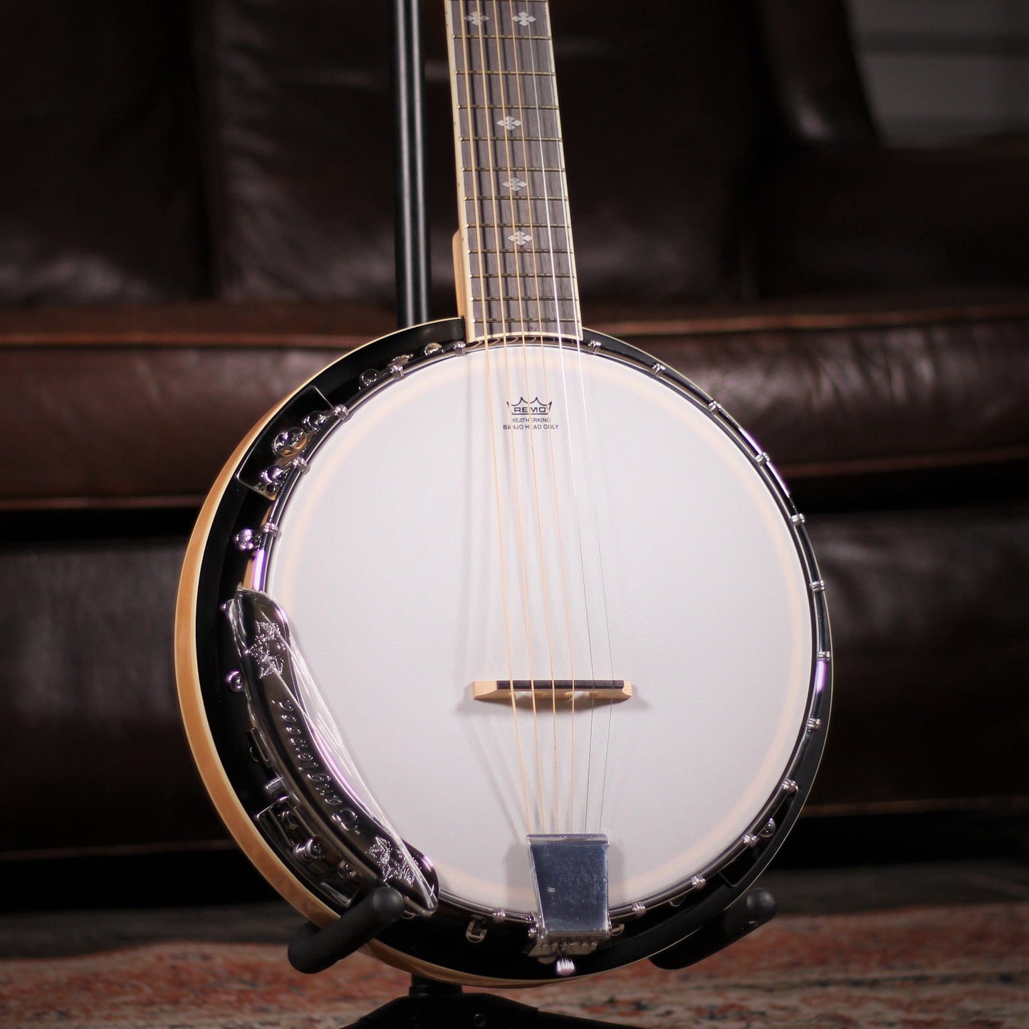 Tanglewood TWB18M6 6-string Banjo angled