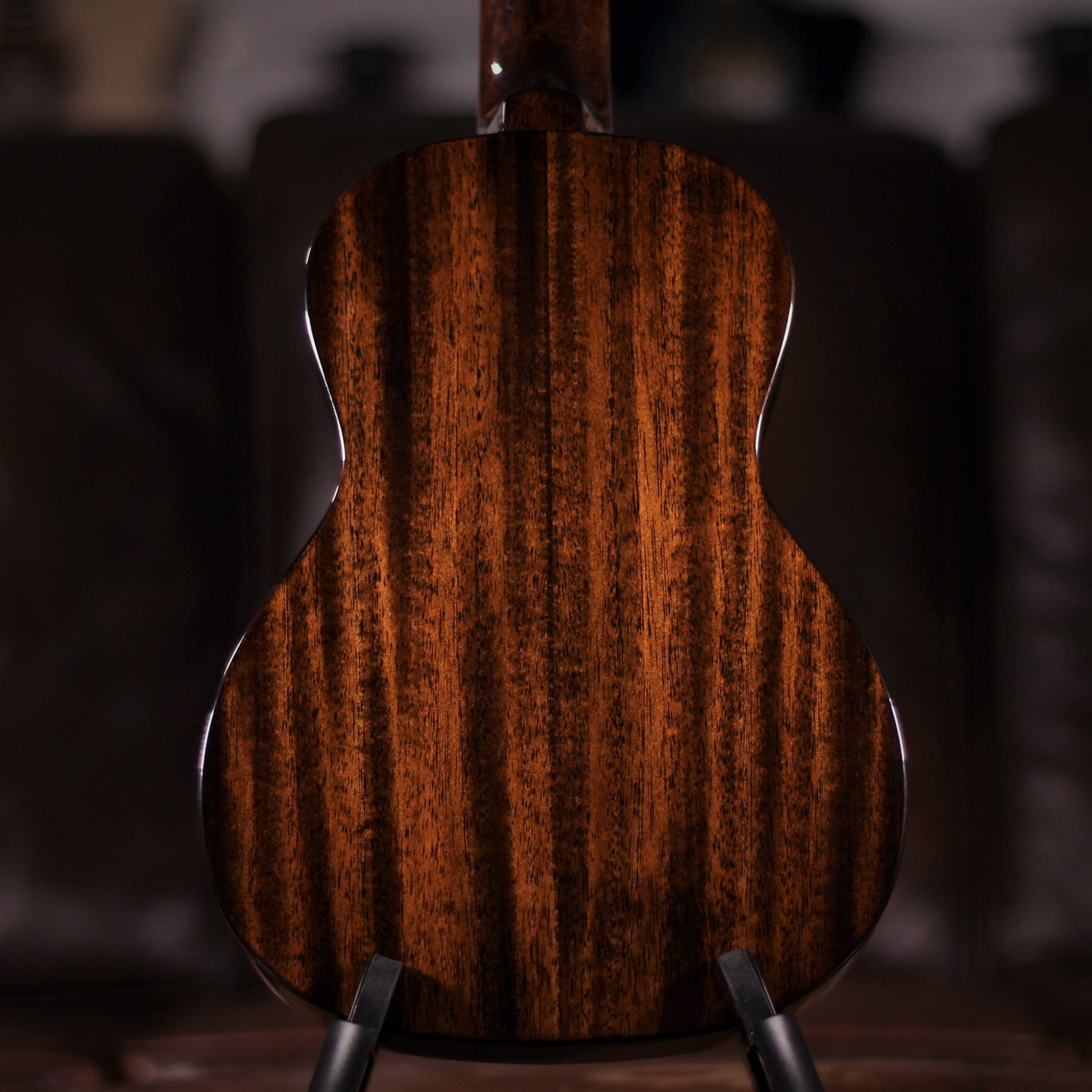 Uma UK-20SC Black Concert Ukulele rear