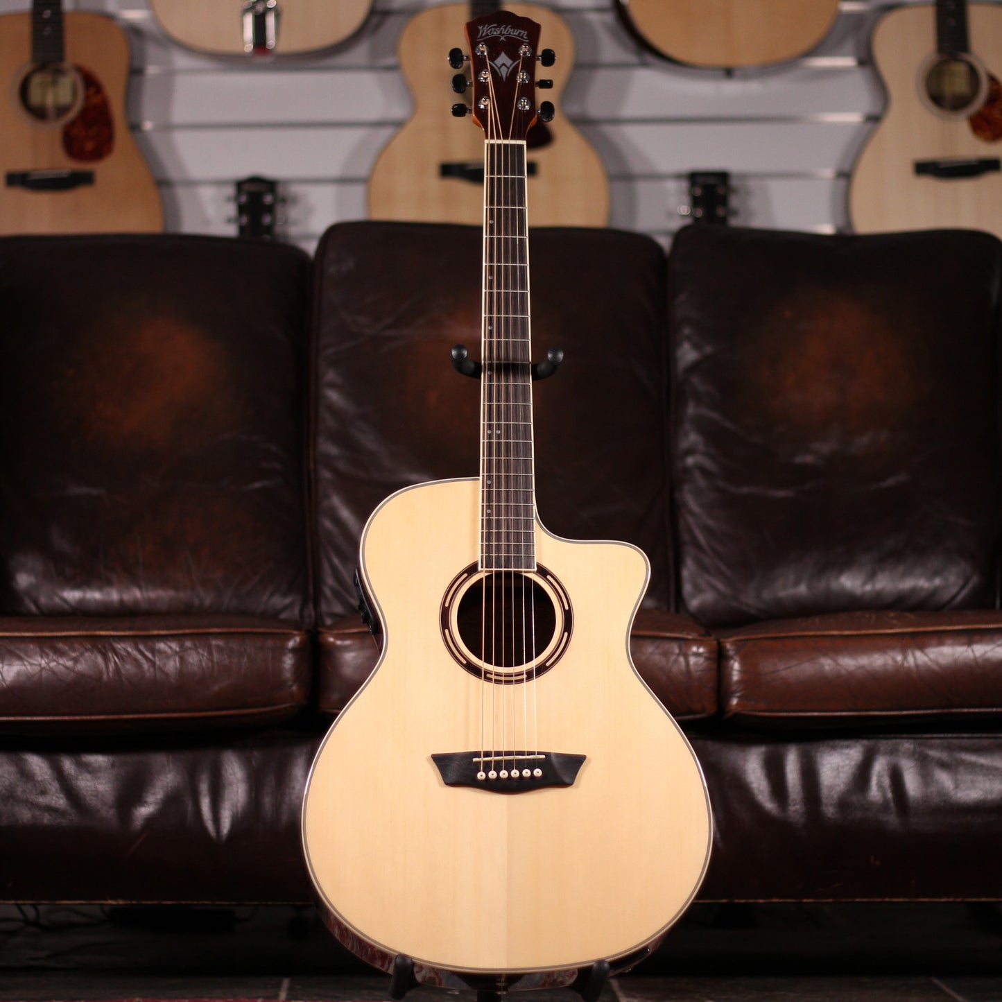 Washburn AG70CE