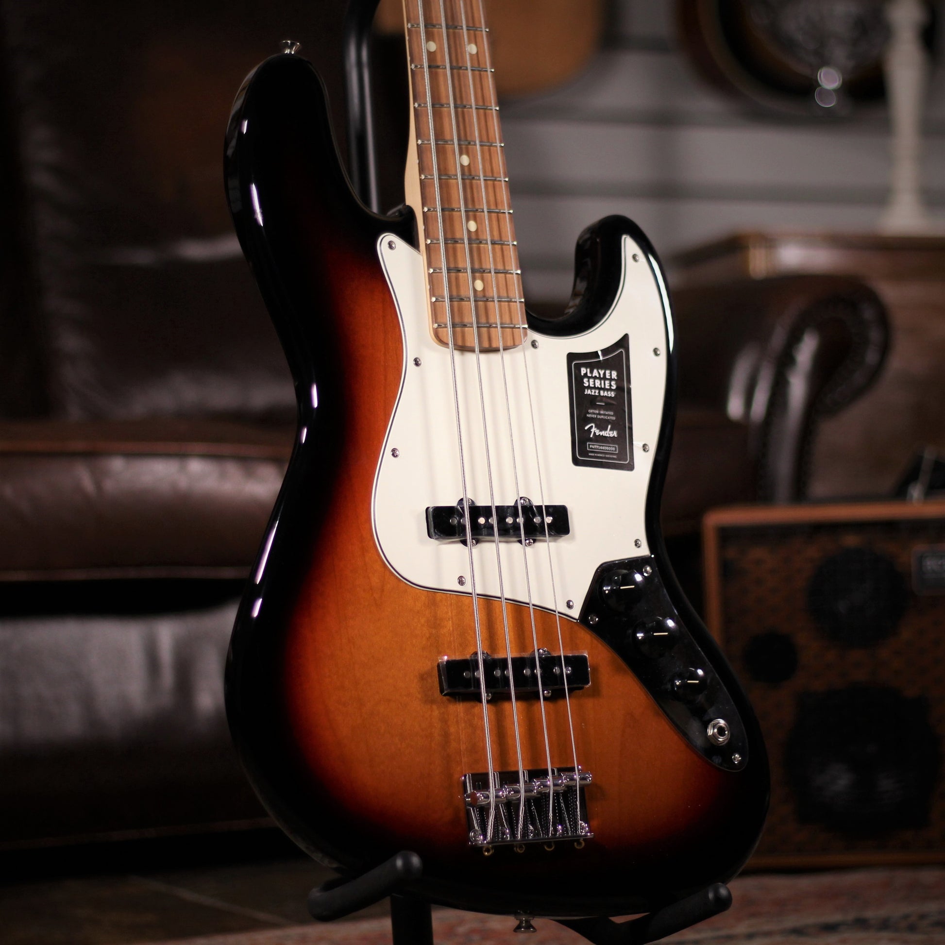 Fender Player Jazz Bass PF 3 Tone Sunburst angled