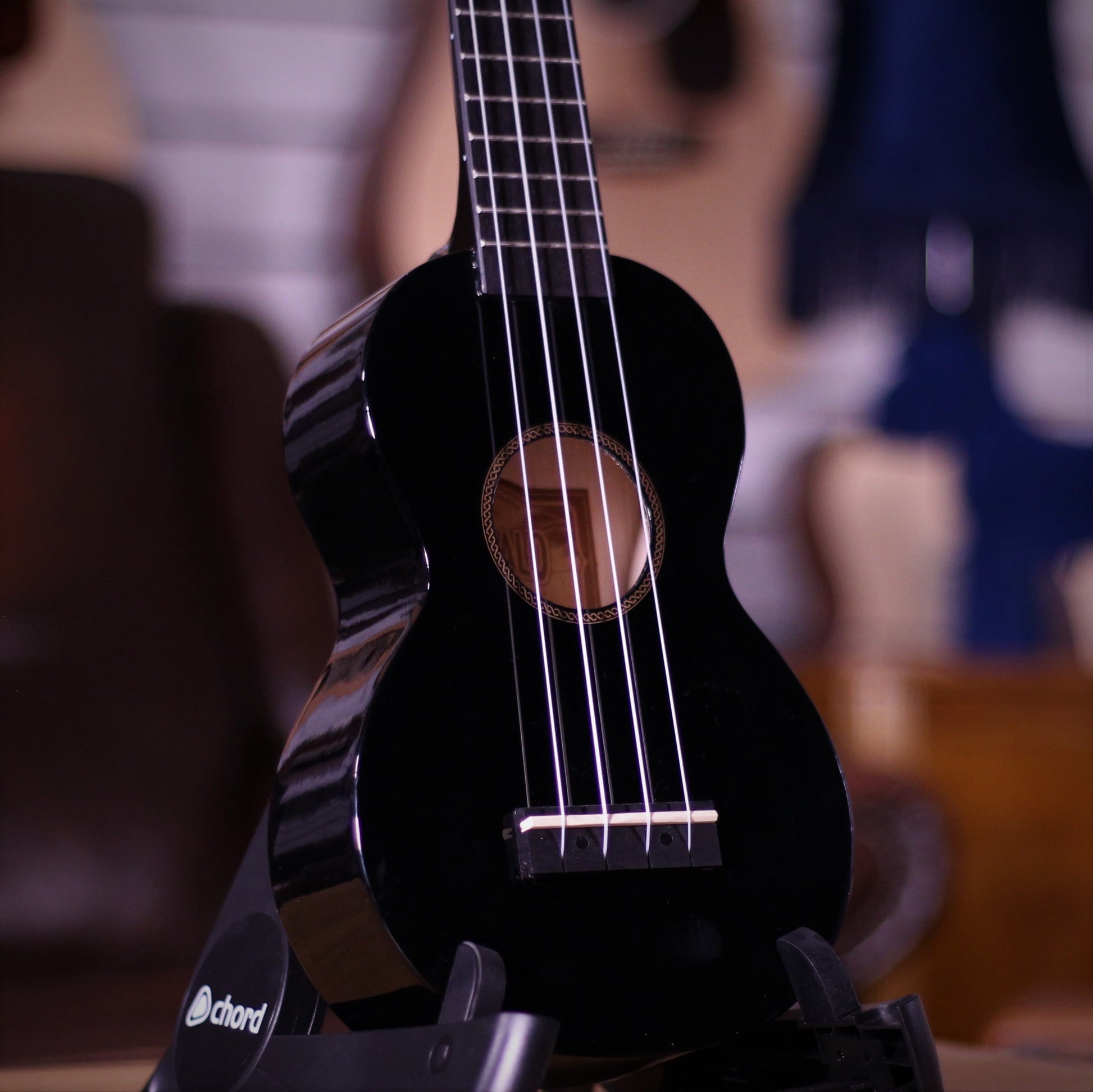 Mahalo NEW MR1BK Soprano Uke angled