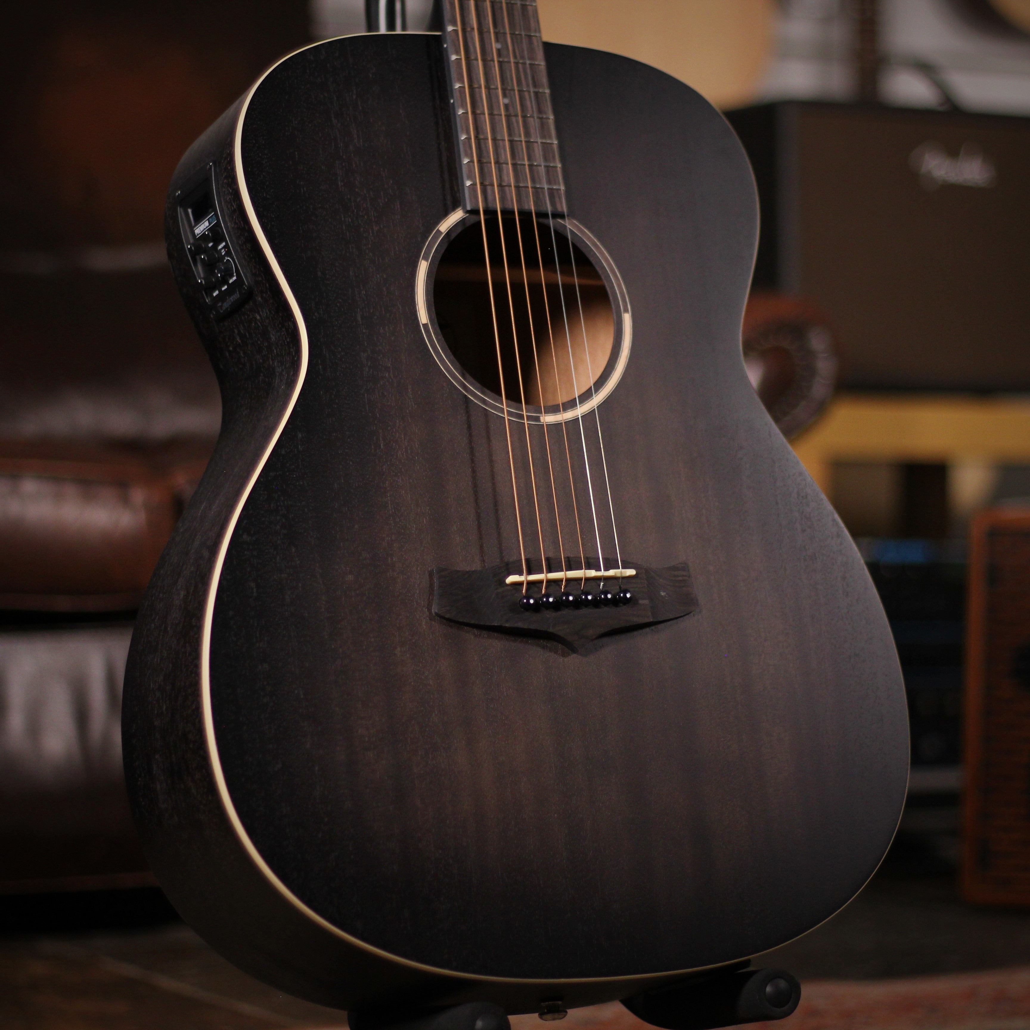 Tanglewood blackbird store guitar